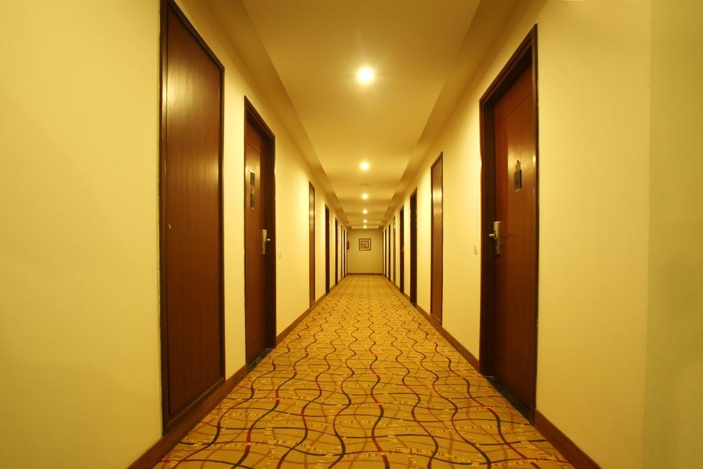 Continent Nakodar Hotel & Resorts ภายนอก รูปภาพ