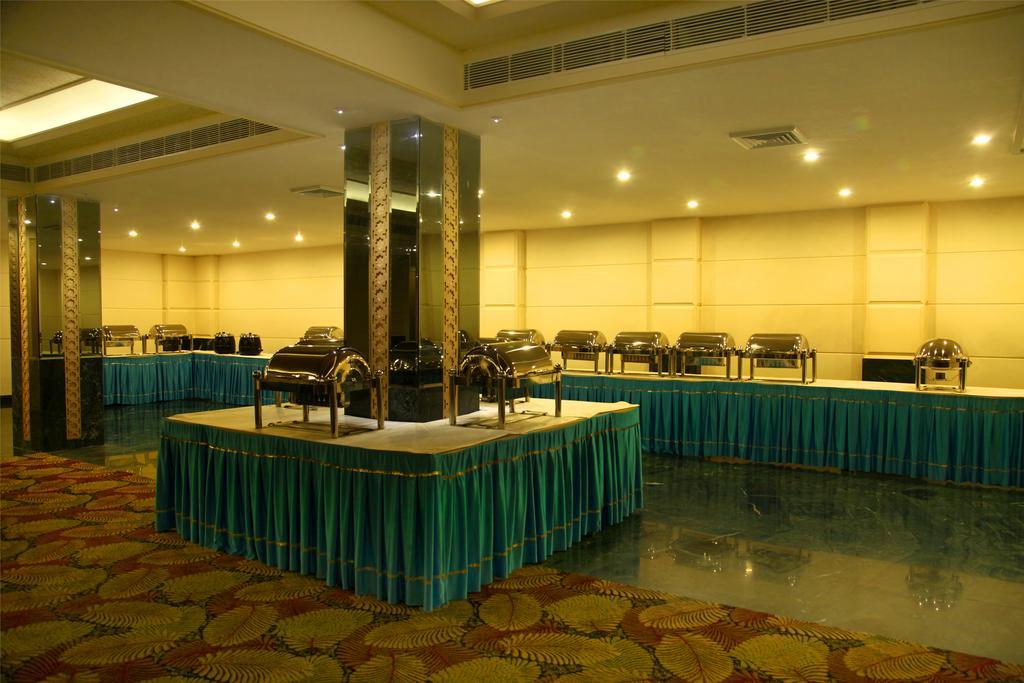 Continent Nakodar Hotel & Resorts ภายนอก รูปภาพ