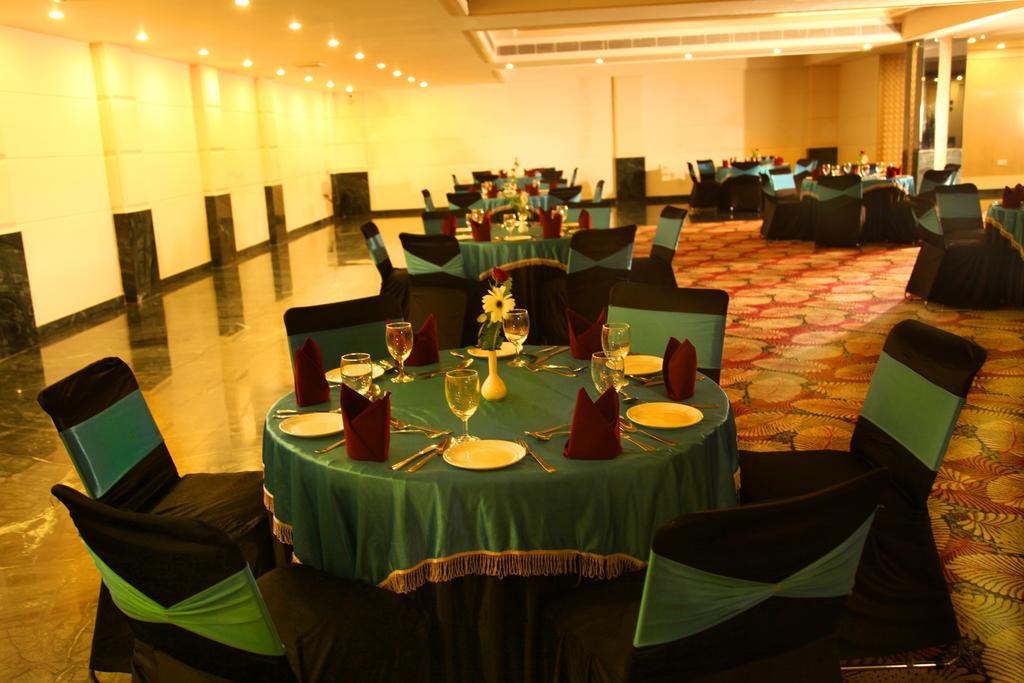 Continent Nakodar Hotel & Resorts ภายนอก รูปภาพ