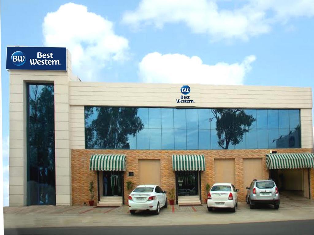 Continent Nakodar Hotel & Resorts ภายนอก รูปภาพ