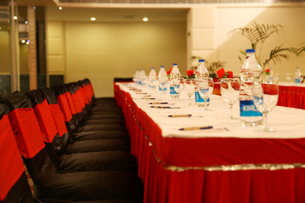 Continent Nakodar Hotel & Resorts ภายนอก รูปภาพ