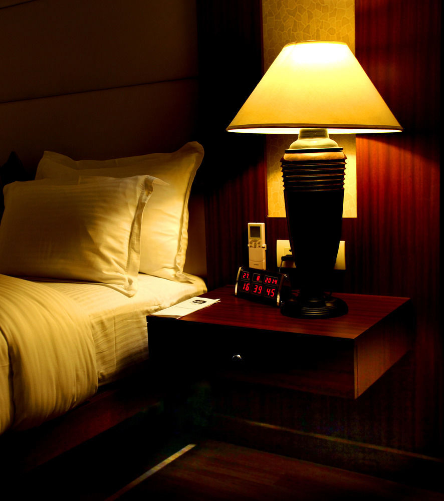 Continent Nakodar Hotel & Resorts ภายนอก รูปภาพ